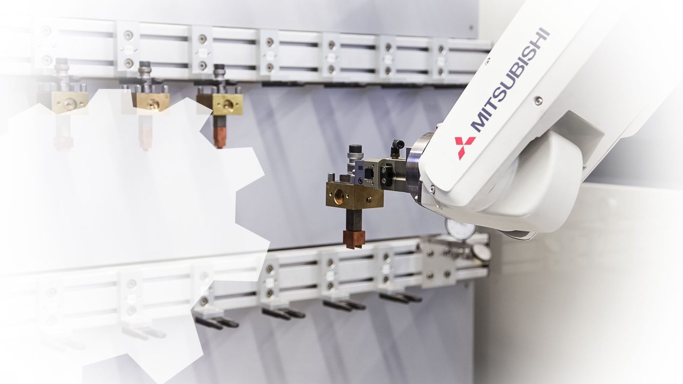 Roboterarm für die automatisierte Fertigung bei Jäger Erodiertechnik